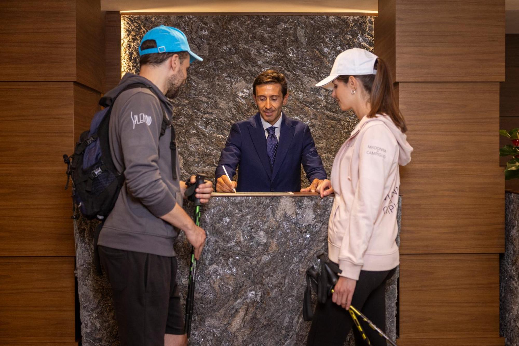 Hotel Splendid Madonna di Campiglio Bagian luar foto